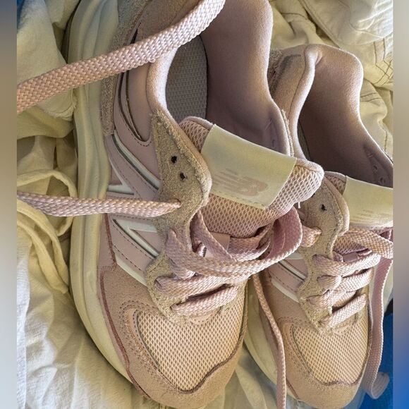 NEW BALANCE Womens pink Mixed Media 5740 V1 Round Toe Sneakers Shoes 5.5 - Picture 4 of 7